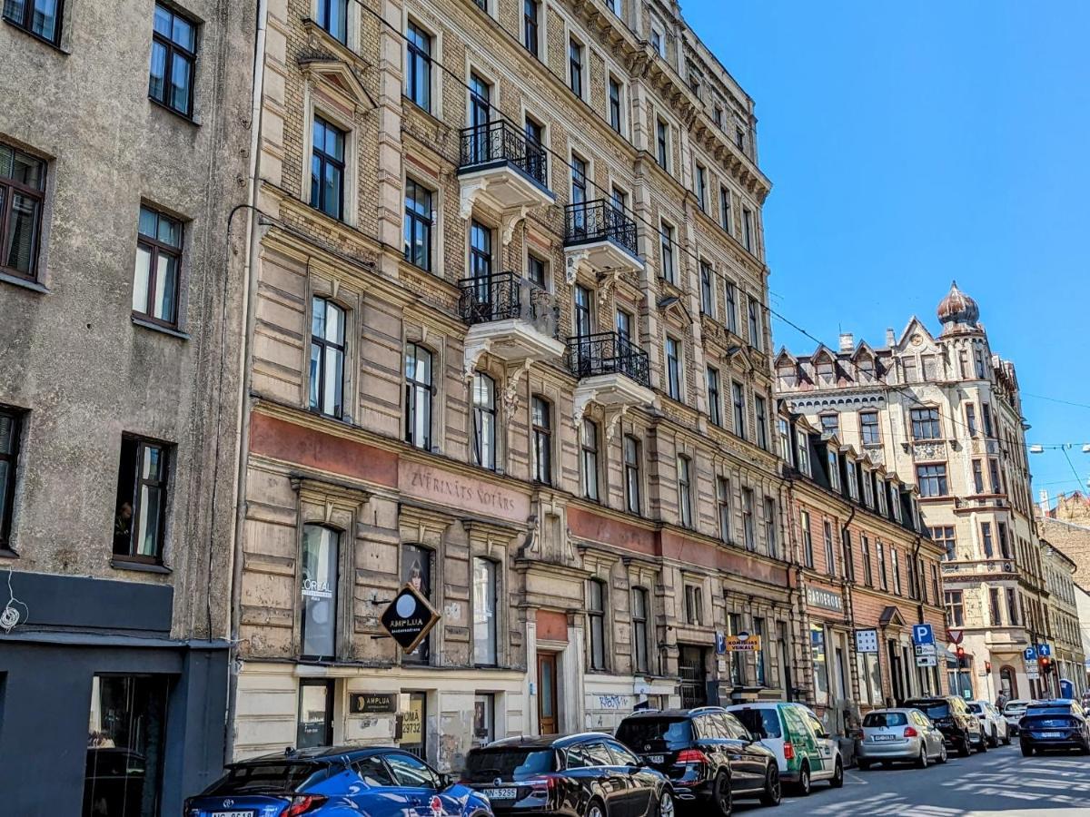 Perfectly Central Apartment 5 Min To Old Town & Art Noveau. Riga Esterno foto